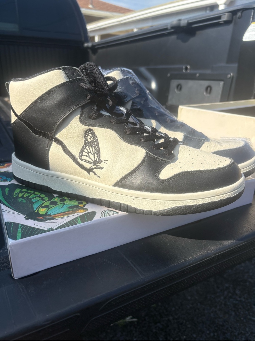 AMAC CUSTOMS. Men's Black & Cream High-Top Sneakers with Butterfly Accent